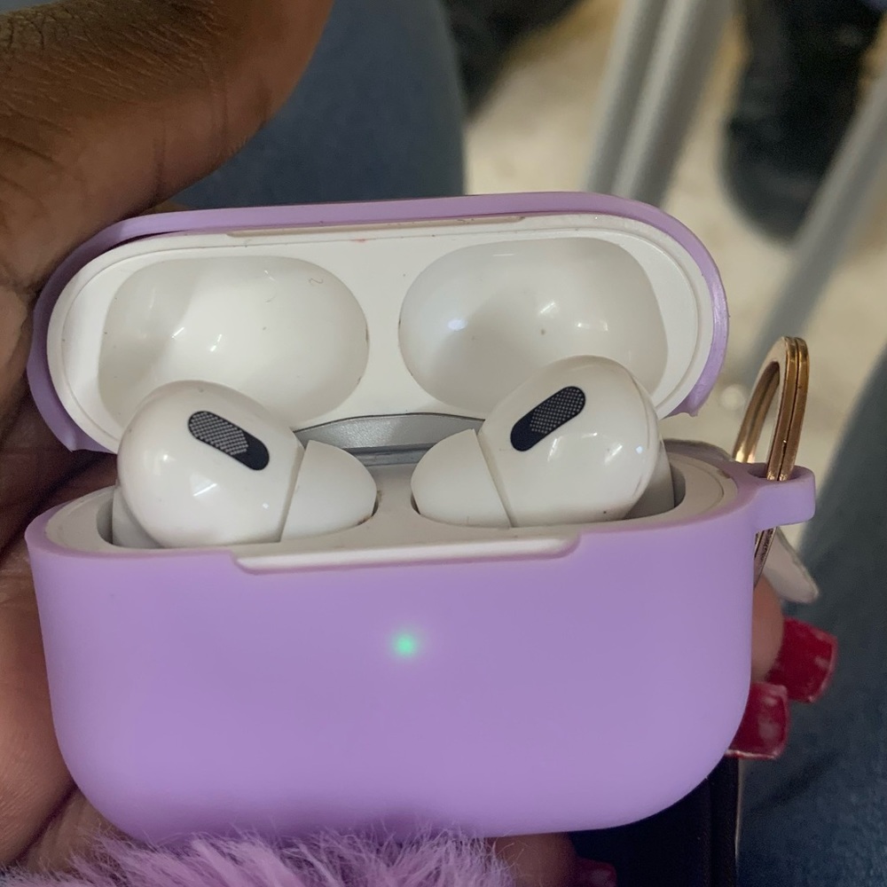 Apple AirPods with case